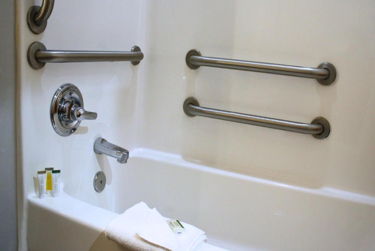 Microtel Inn And Suites By Wyndham Opelika Extérieur photo