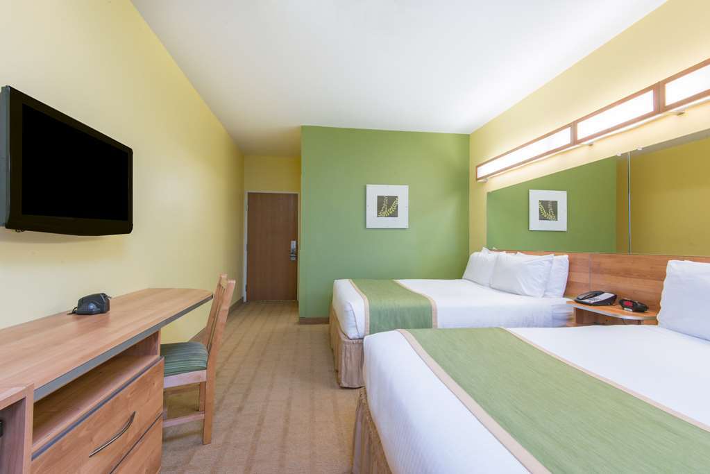 Microtel Inn And Suites By Wyndham Opelika Chambre photo